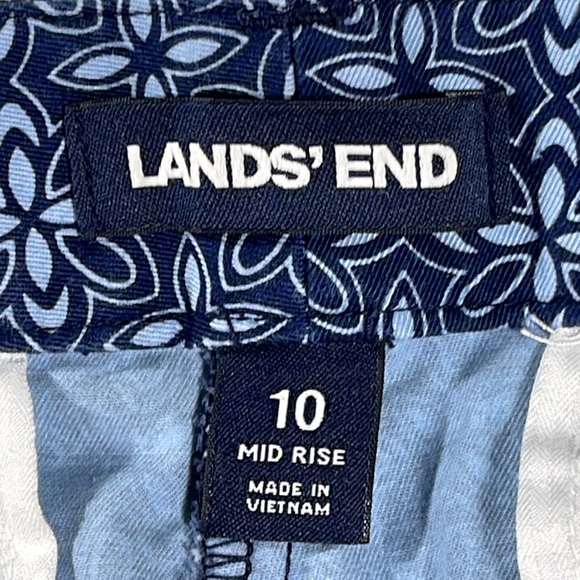 Lands' End womens slate blue geometric pattern flat front 6.5" shorts - size 10 - Picture 5 of 9